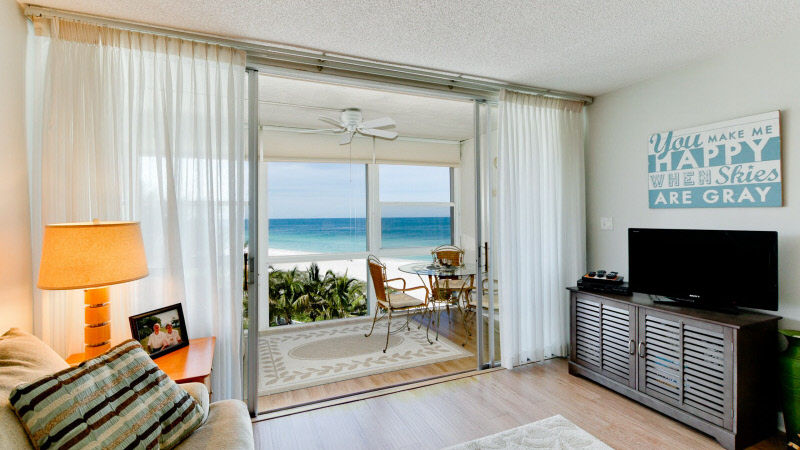 Living room of Anna Maria Island beachfront rental