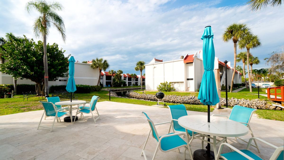 A Paradise Vacation Rentals-Runaway Bay 115-image-1